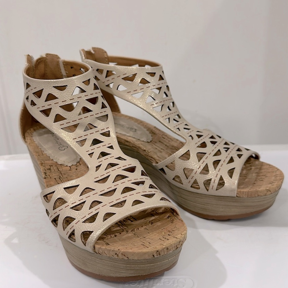 BARETRAPS MIRIAM WEDGE SANDALS